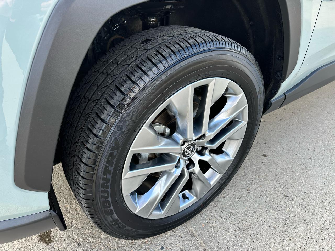 Toyota RAV4 XLE Premium AWD 2023