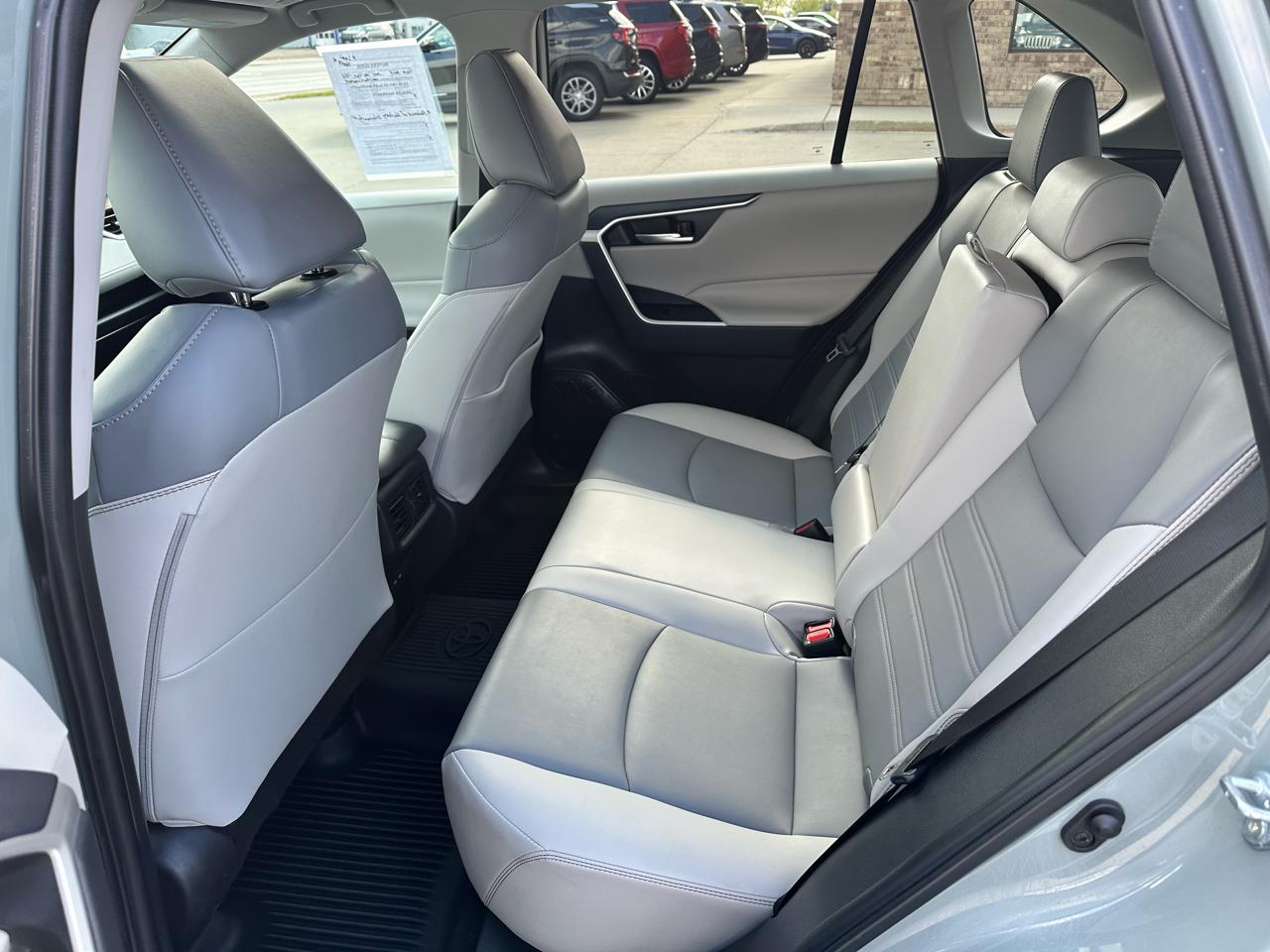 Toyota RAV4 XLE Premium AWD 2023