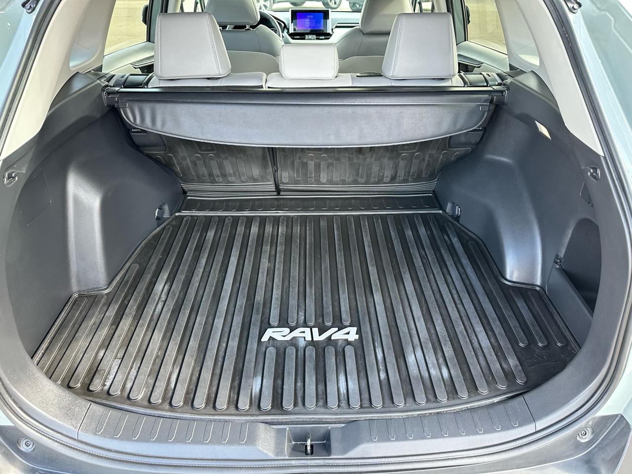 Toyota RAV4 XLE Premium AWD 2023