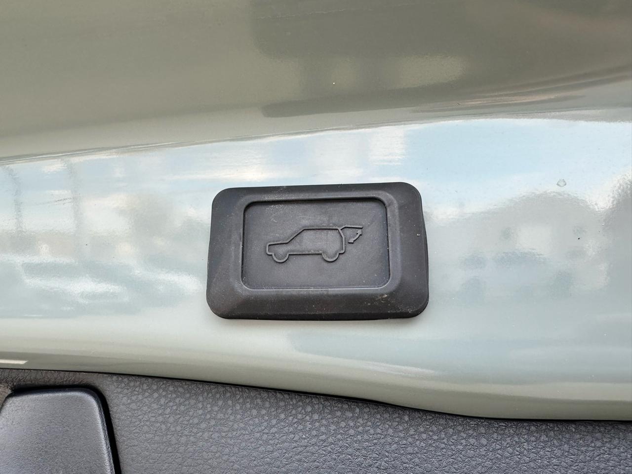 Toyota RAV4 XLE Premium AWD 2023
