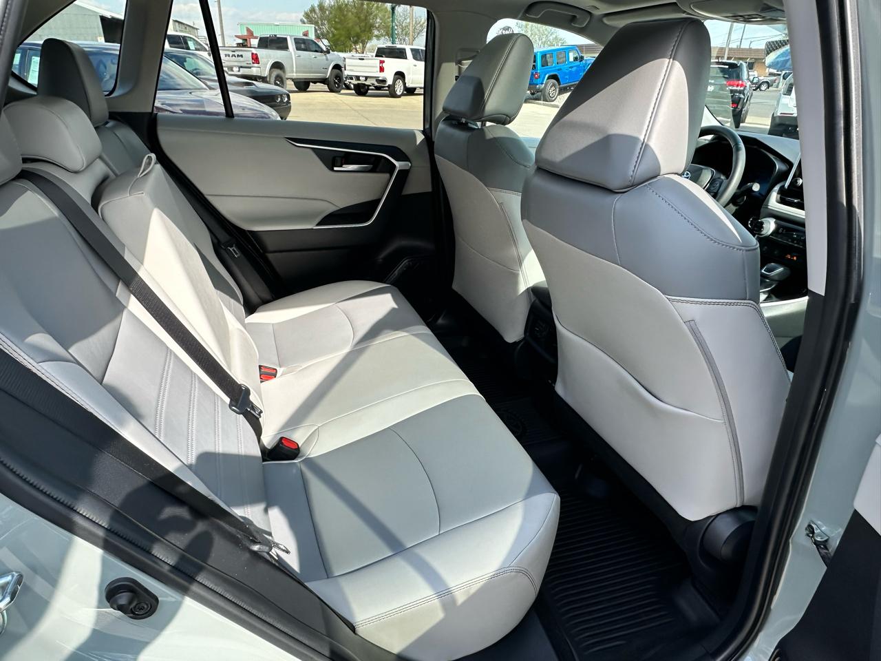 Toyota RAV4 XLE Premium AWD 2023