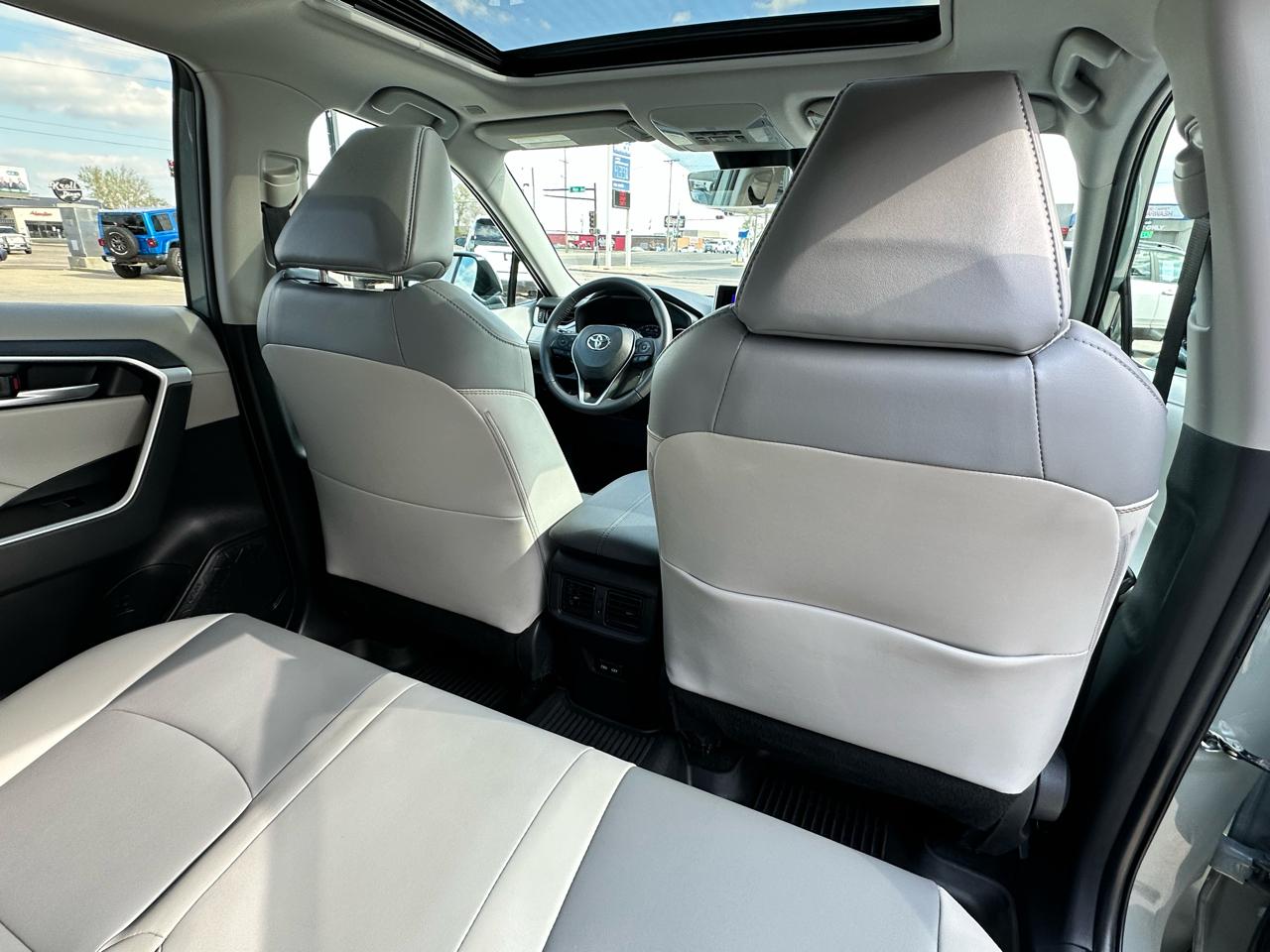 Toyota RAV4 XLE Premium AWD 2023