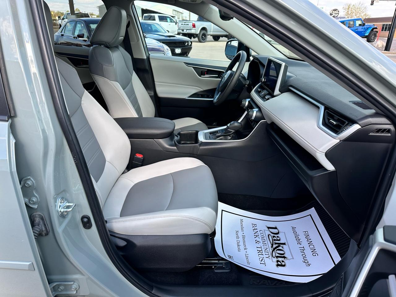 Toyota RAV4 XLE Premium AWD 2023