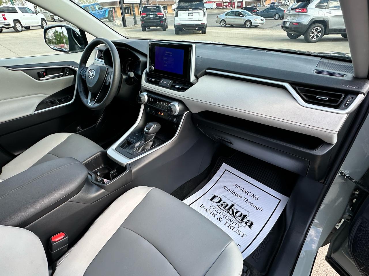 Toyota RAV4 XLE Premium AWD 2023