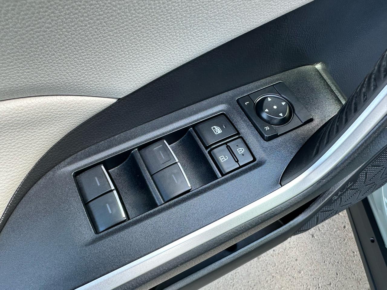 Toyota RAV4 XLE Premium AWD 2023
