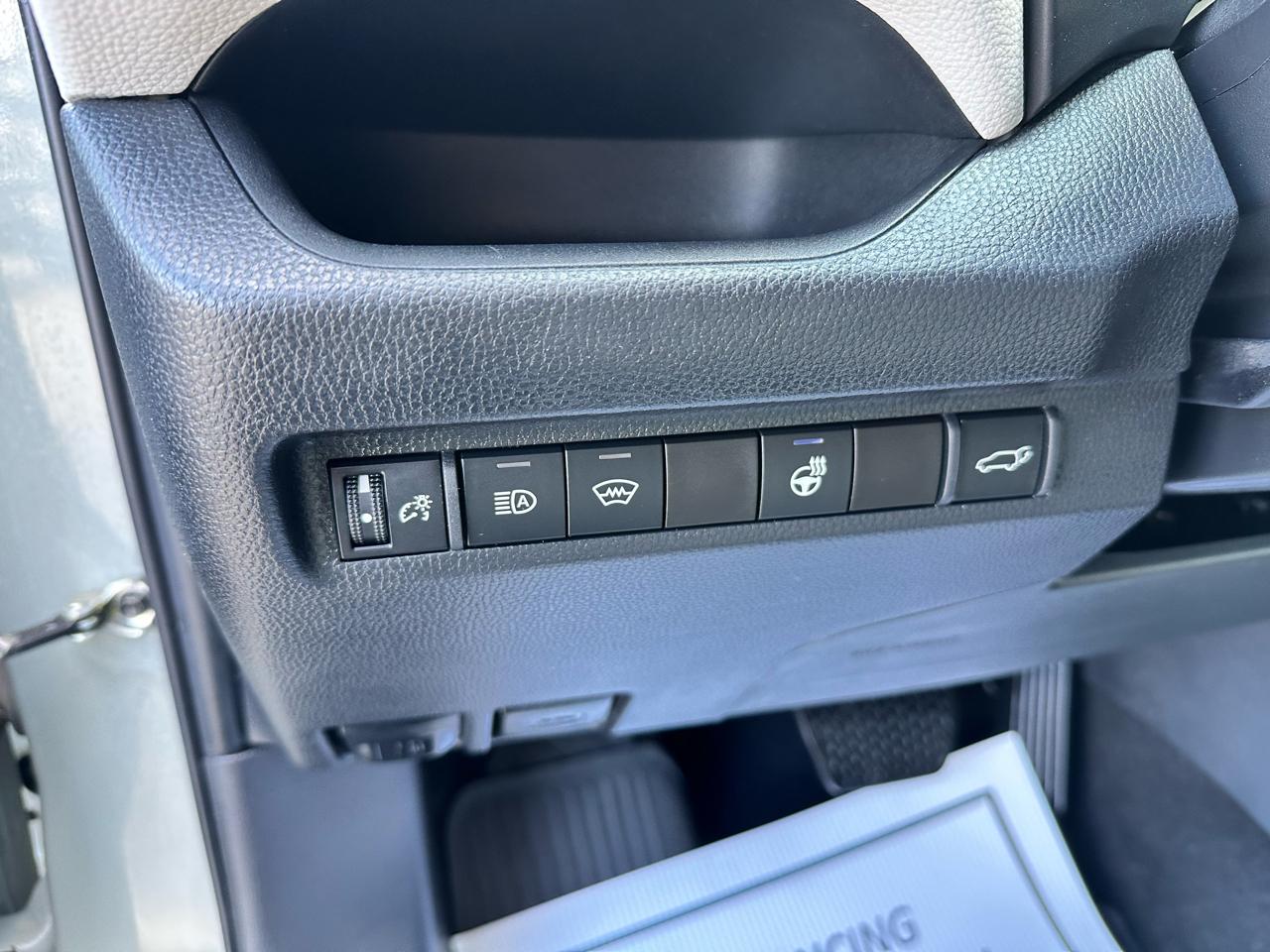 Toyota RAV4 XLE Premium AWD 2023