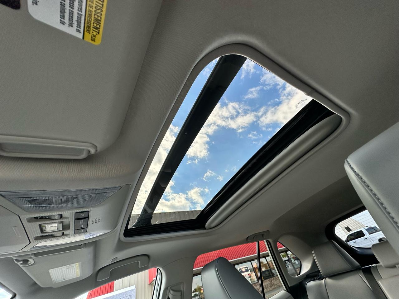 Toyota RAV4 XLE Premium AWD 2023