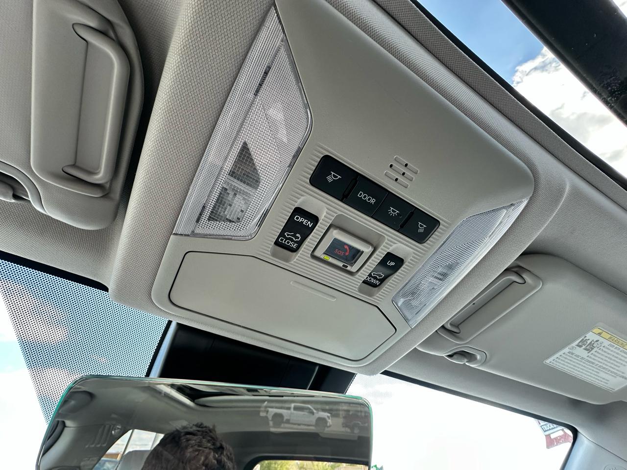 Toyota RAV4 XLE Premium AWD 2023
