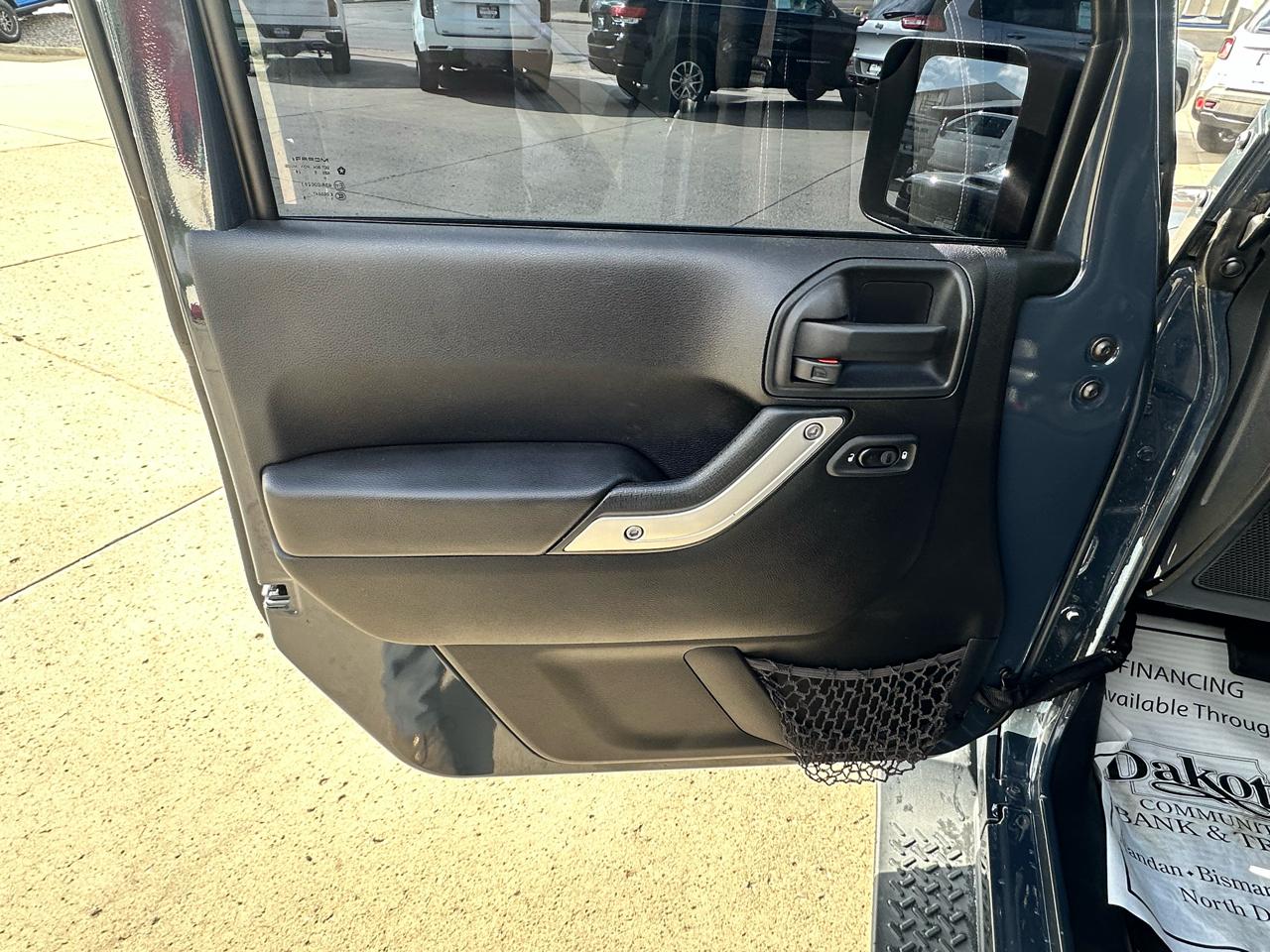 Jeep Wrangler Sahara 4WD 2016