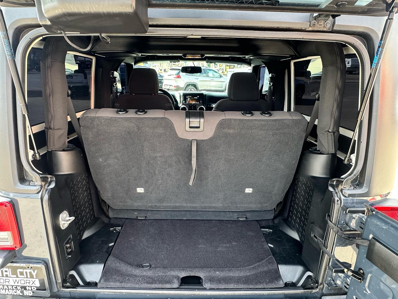 Jeep Wrangler Sahara 4WD 2016