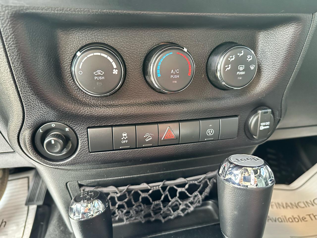 Jeep Wrangler Sahara 4WD 2016