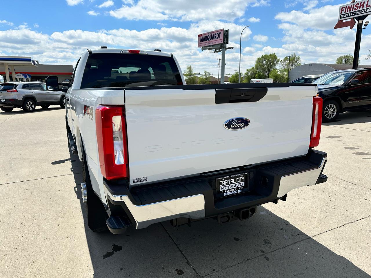 Ford F-350 SD XLT Crew Cab Long Bed 4WD 2024