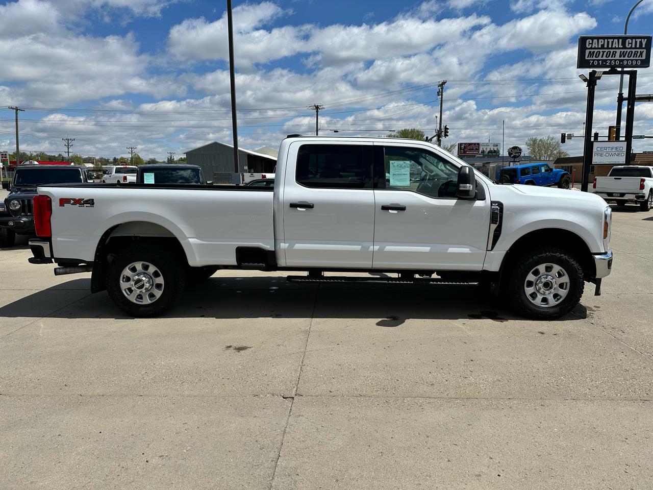 Ford F-350 SD XLT Crew Cab Long Bed 4WD 2024