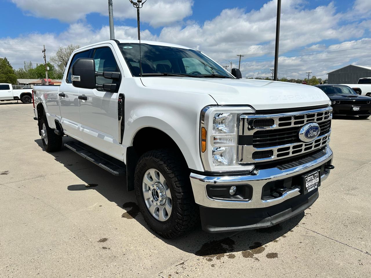 Ford F-350 SD XLT Crew Cab Long Bed 4WD 2024