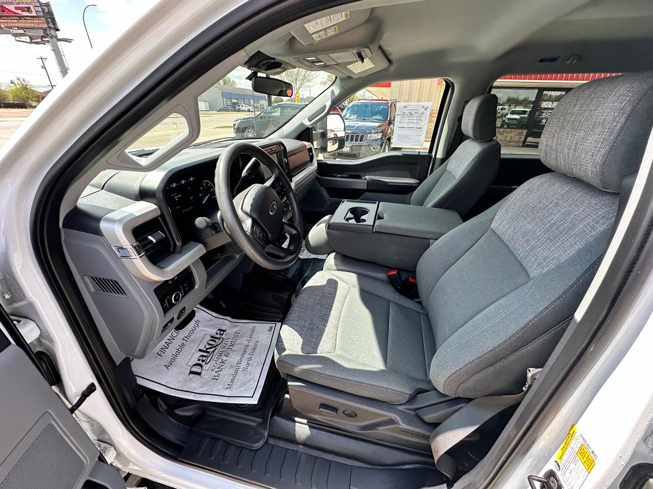 Ford F-350 SD XLT Crew Cab Long Bed 4WD 2024