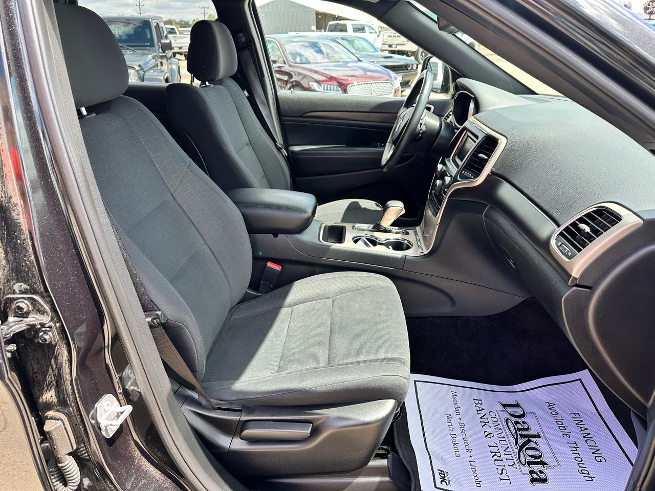 Jeep Grand Cherokee Laredo 4WD 2016