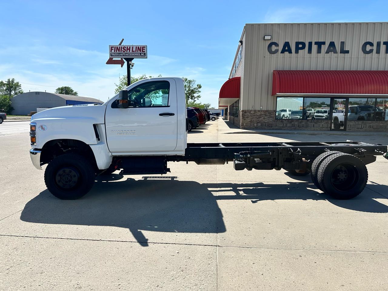 Chevrolet Silverado Medium Duty  2021