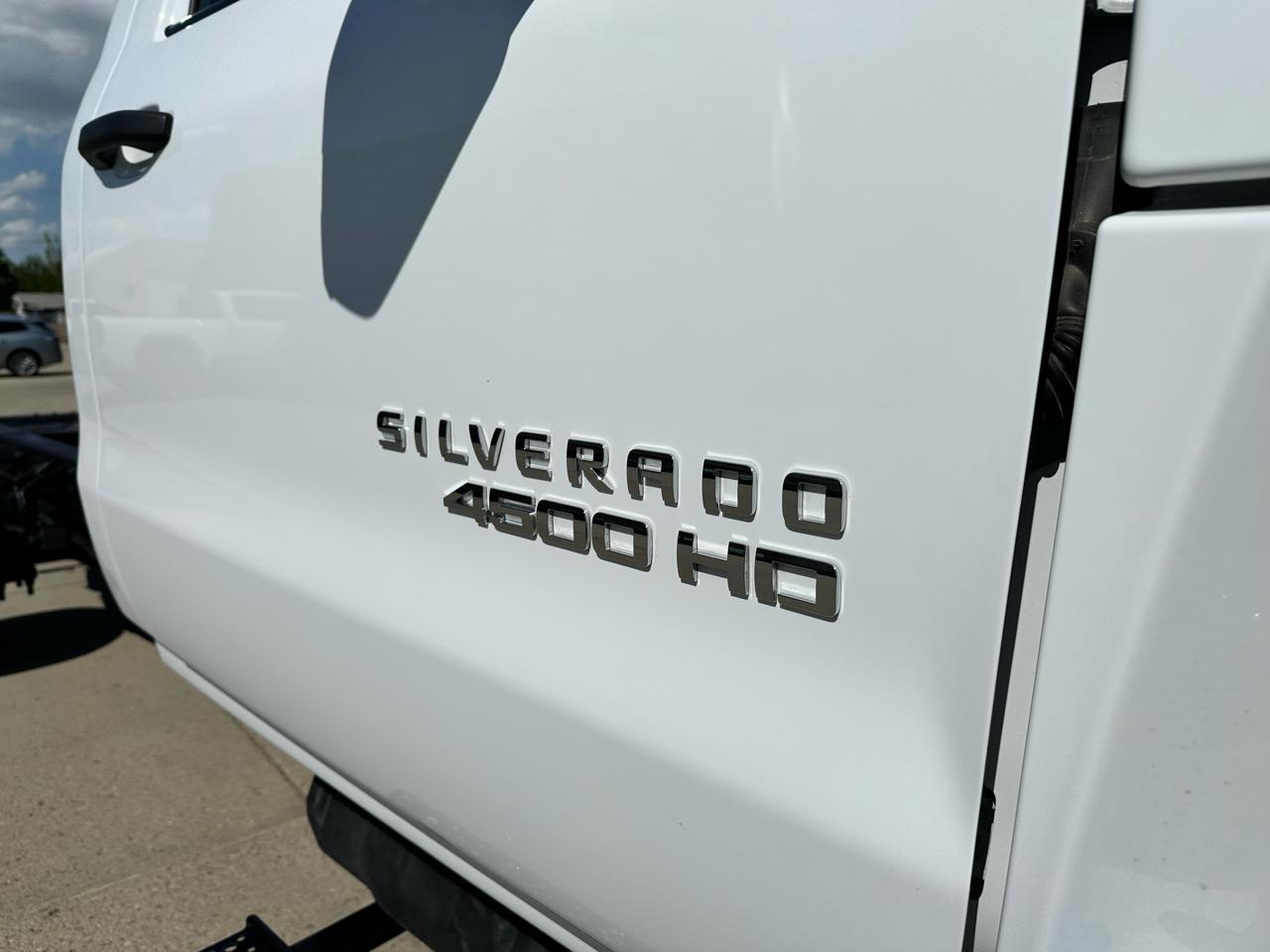 Chevrolet Silverado Medium Duty  2021