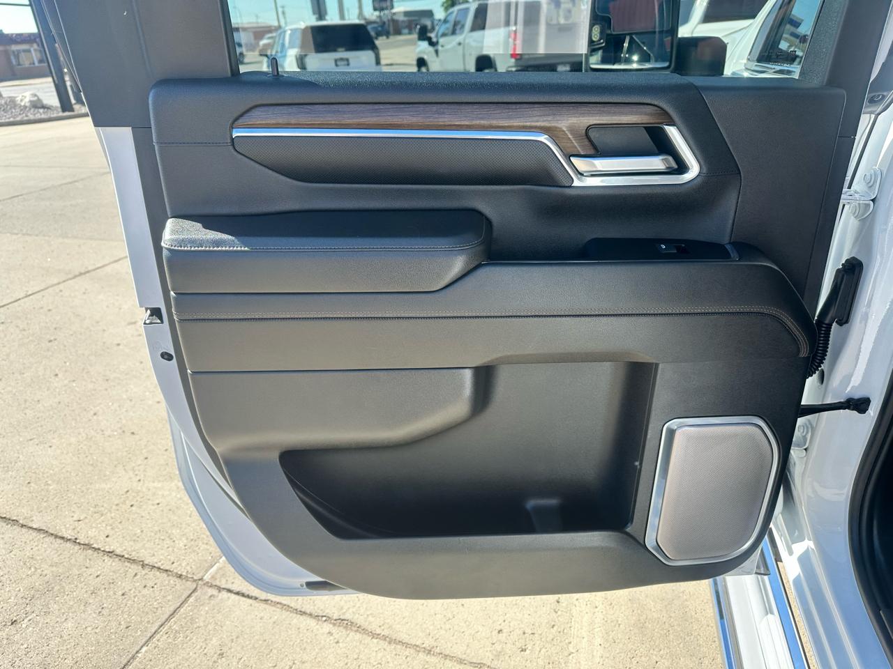 Chevrolet Silverado 3500HD High Country Crew Cab 4WD 2024