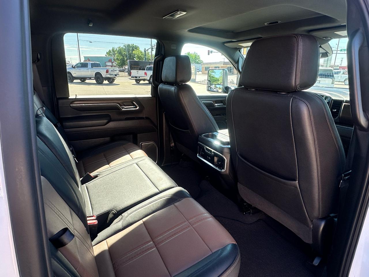Chevrolet Silverado 3500HD High Country Crew Cab 4WD 2024