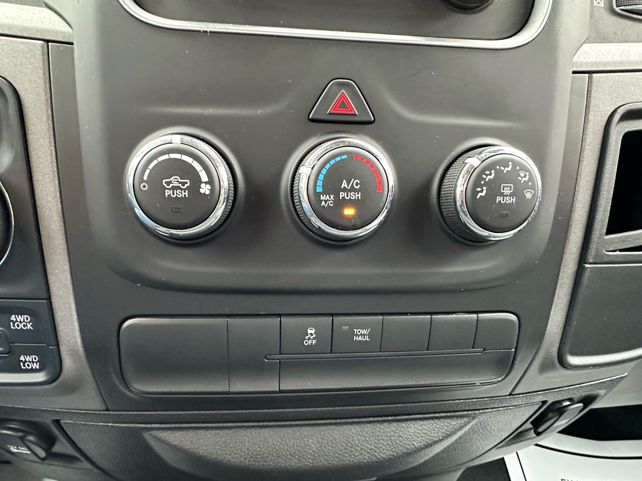 RAM 1500 Classic Tradesman Quad Cab 4WD 2019