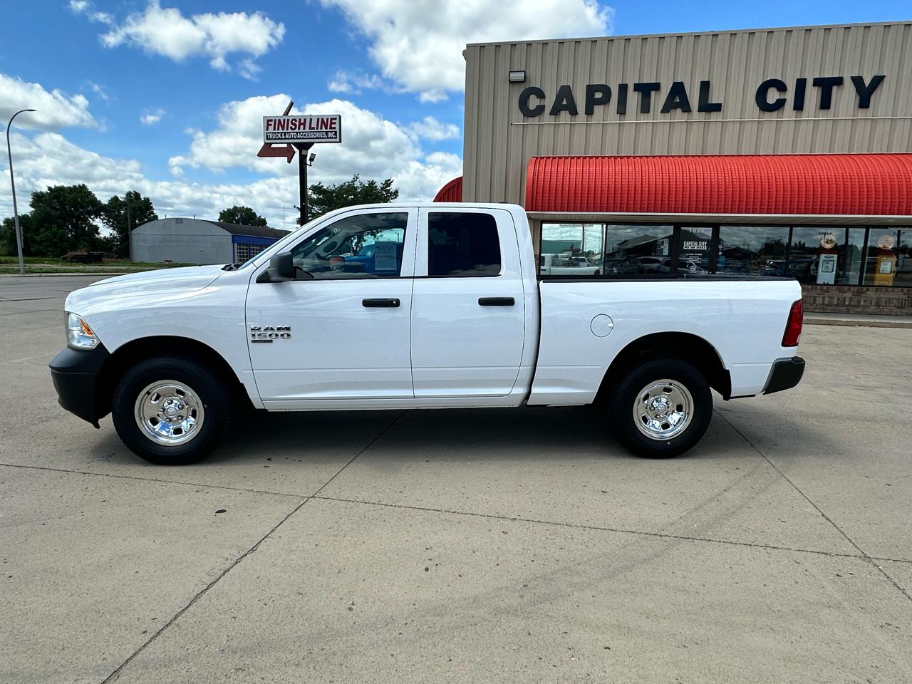 RAM 1500 Classic Tradesman Quad Cab 4WD 2019
