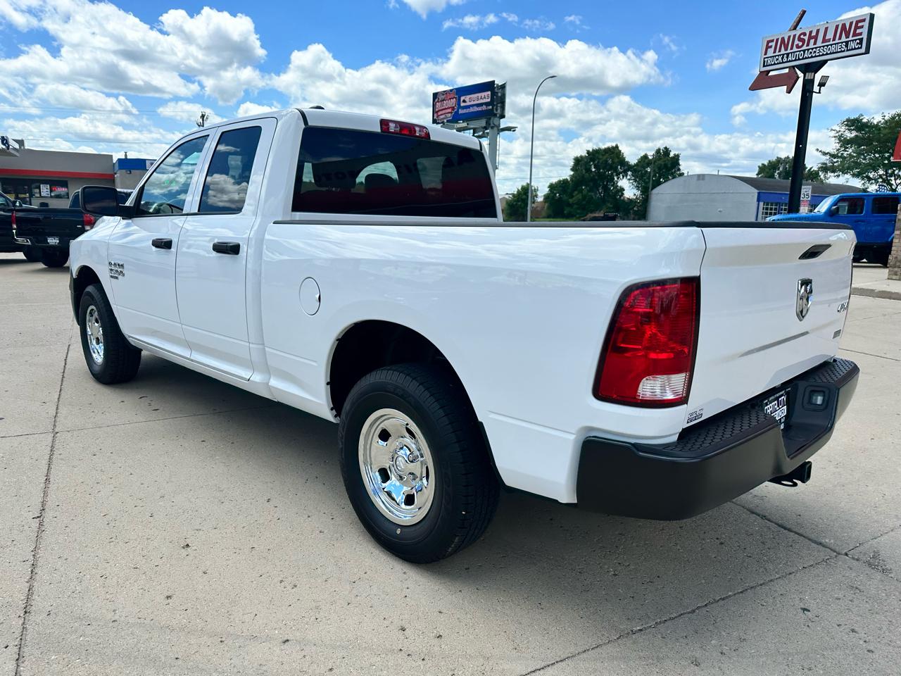 RAM 1500 Classic Tradesman Quad Cab 4WD 2019