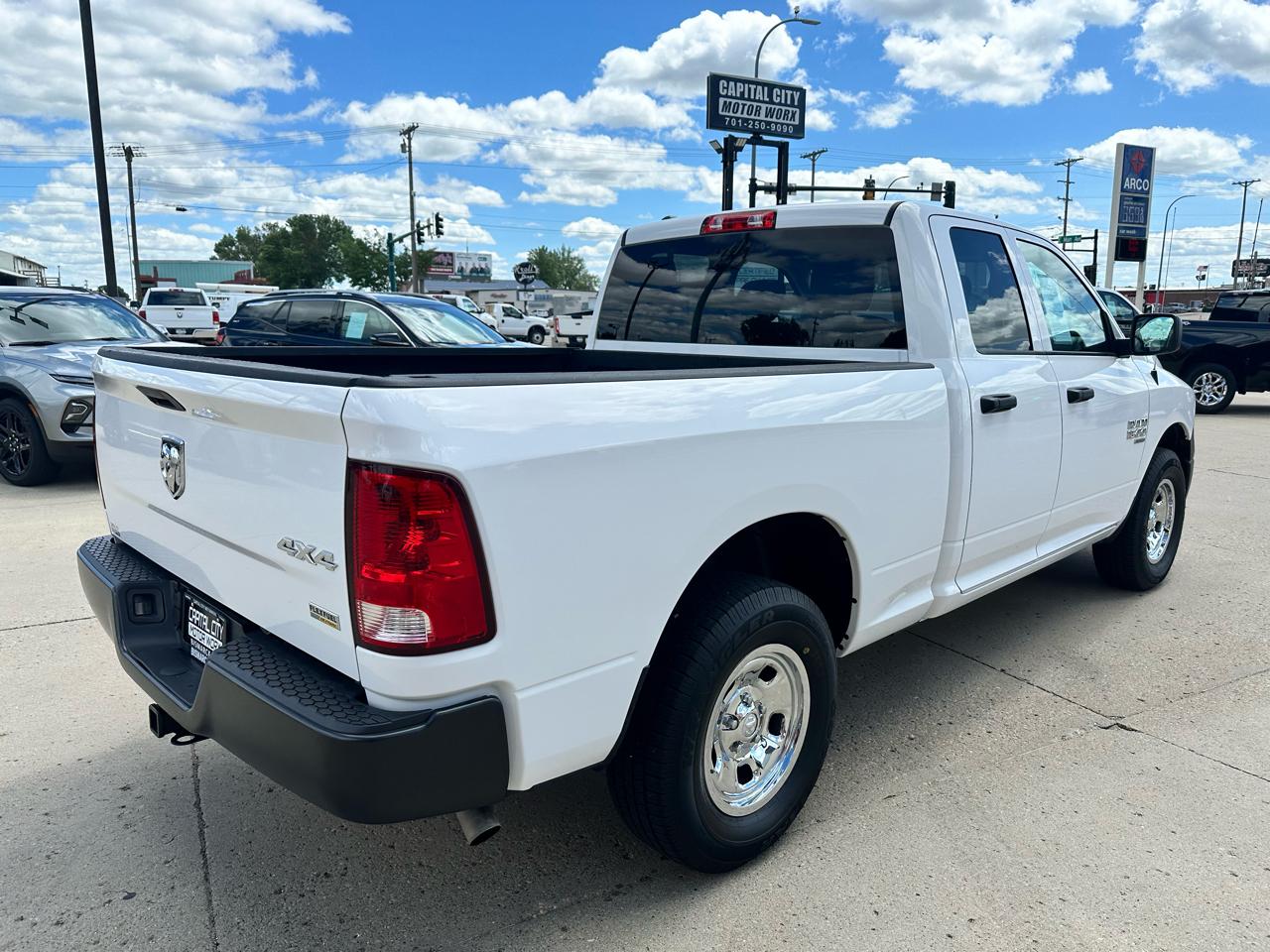RAM 1500 Classic Tradesman Quad Cab 4WD 2019