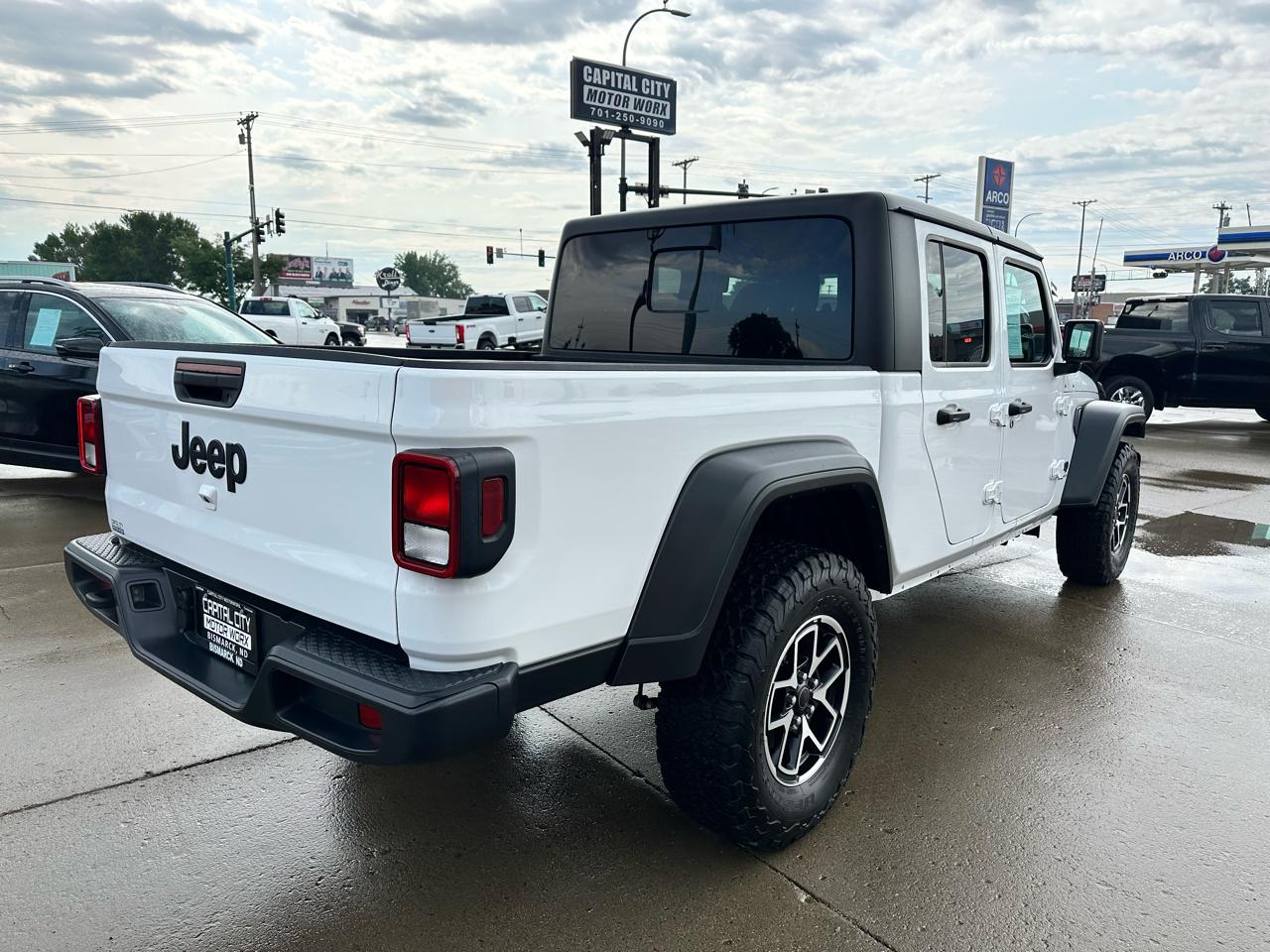 Jeep Gladiator  2025