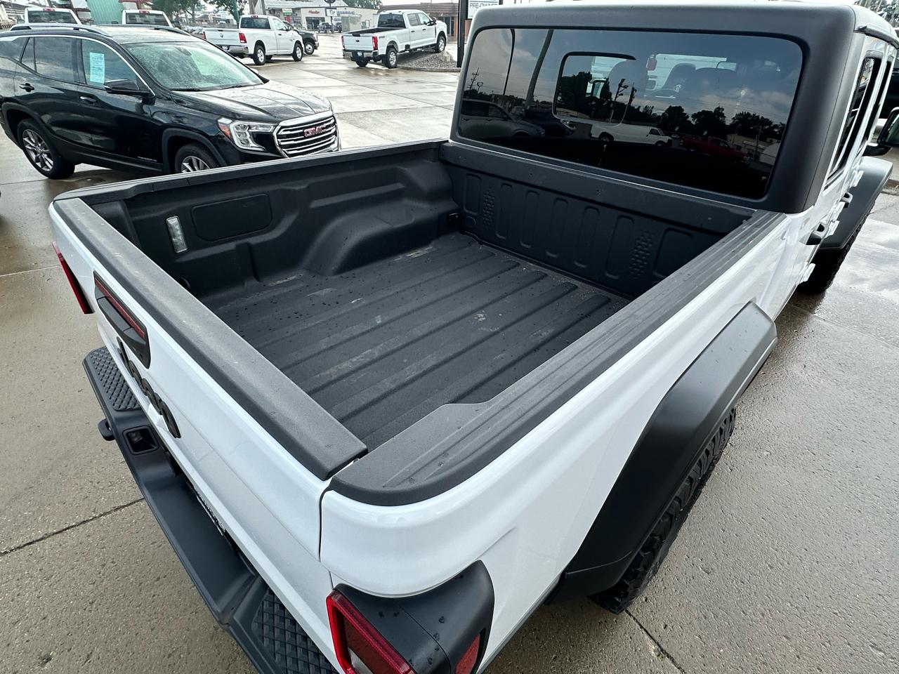 Jeep Gladiator  2025