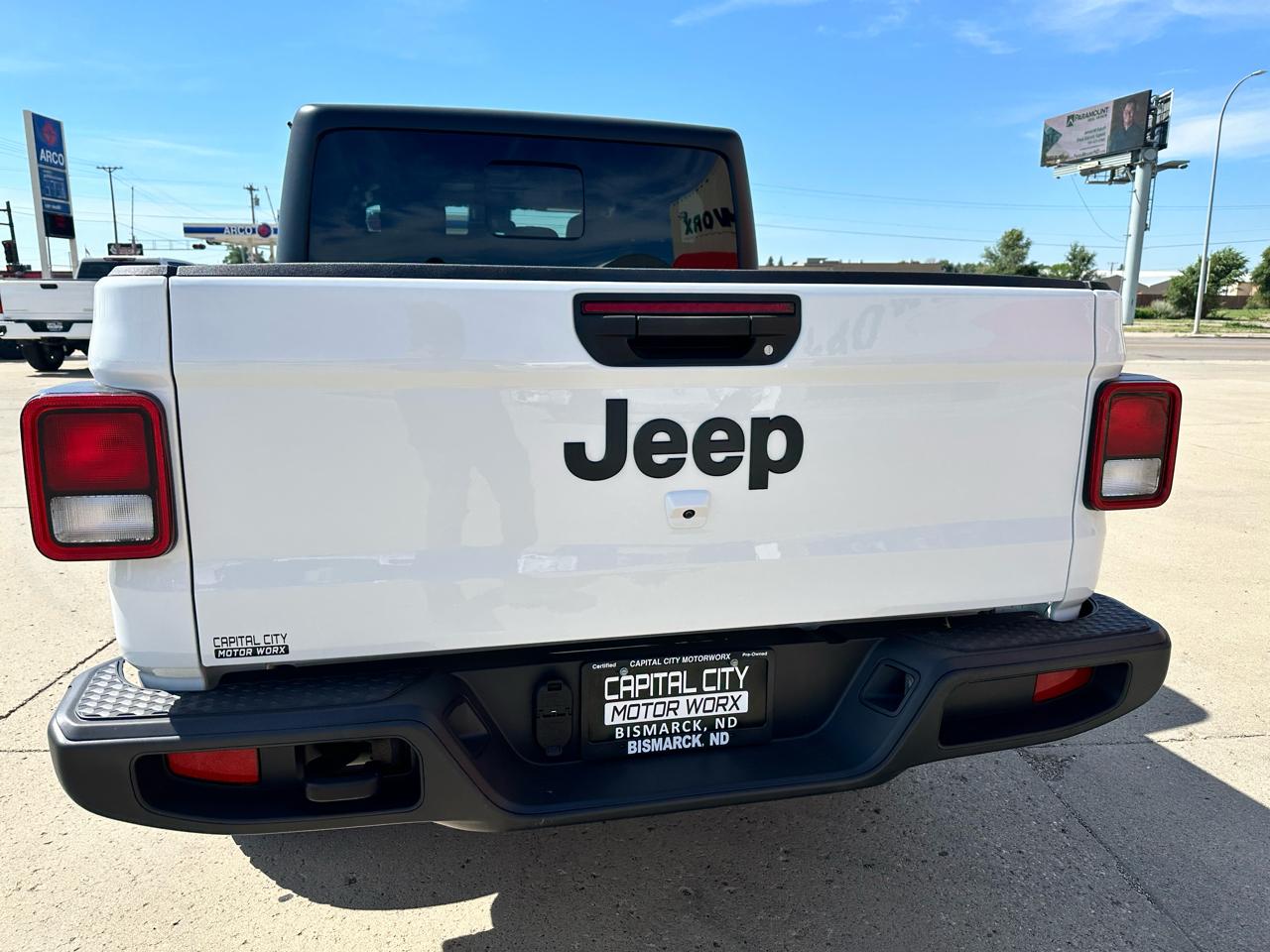 Jeep Gladiator  2025