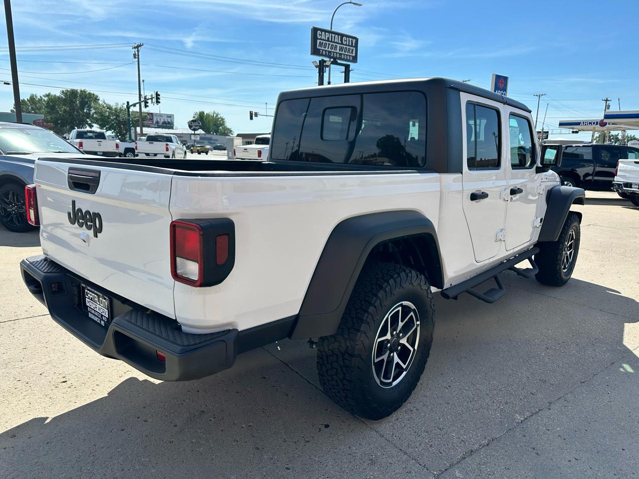 Jeep Gladiator  2025
