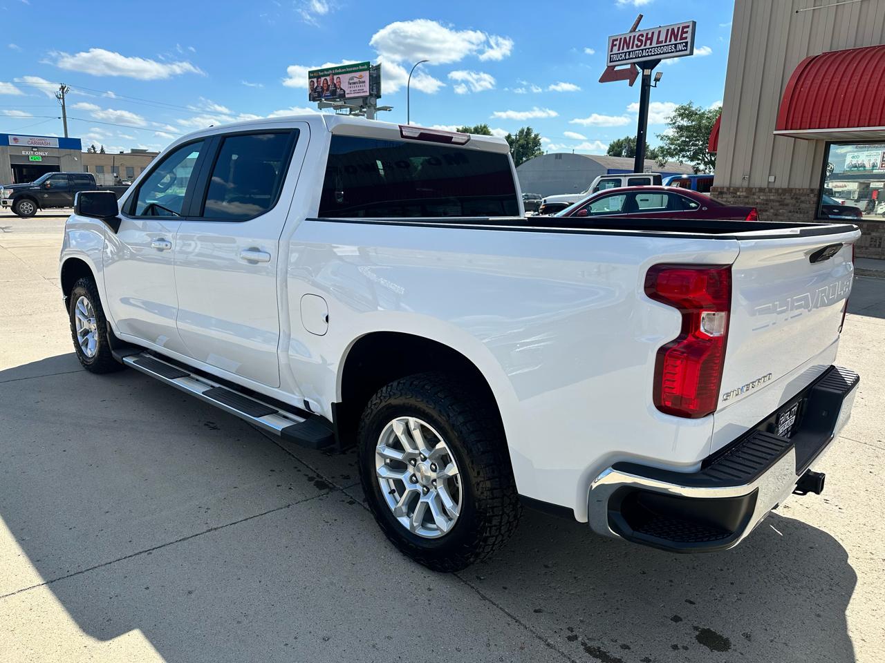 Chevrolet Silverado 1500 LT Crew Cab 4WD 2025