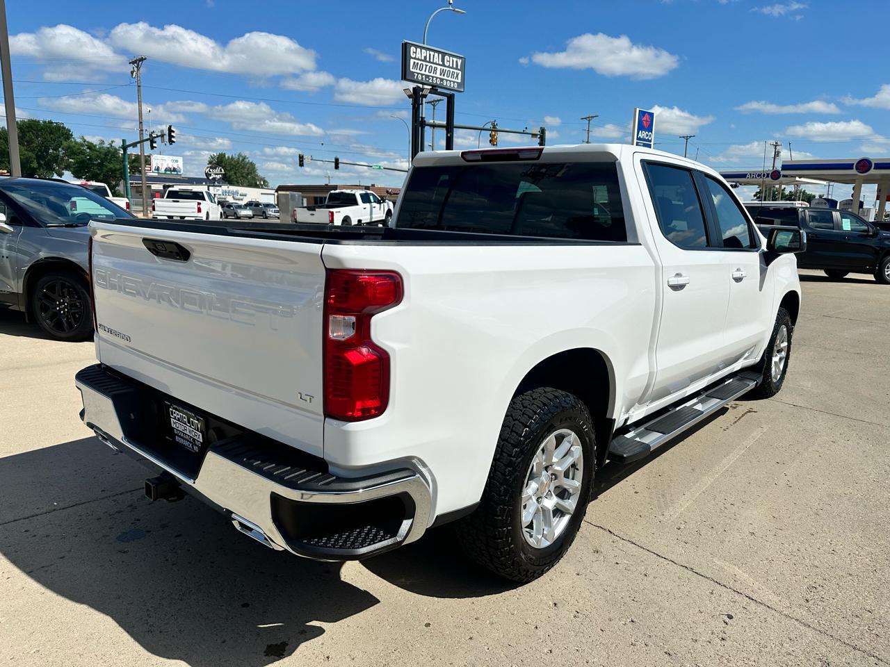 Chevrolet Silverado 1500 LT Crew Cab 4WD 2025