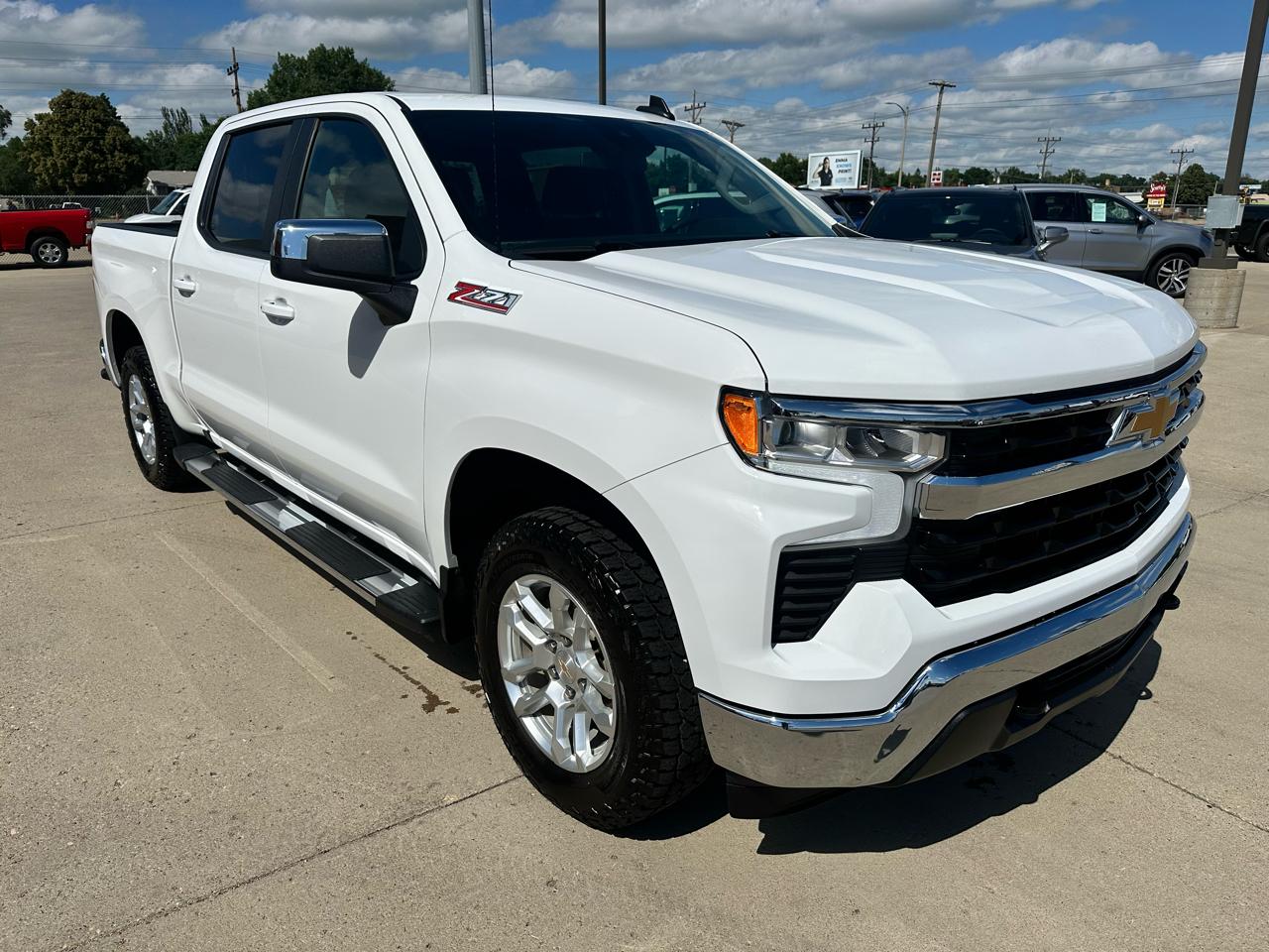 Chevrolet Silverado 1500 LT Crew Cab 4WD 2025