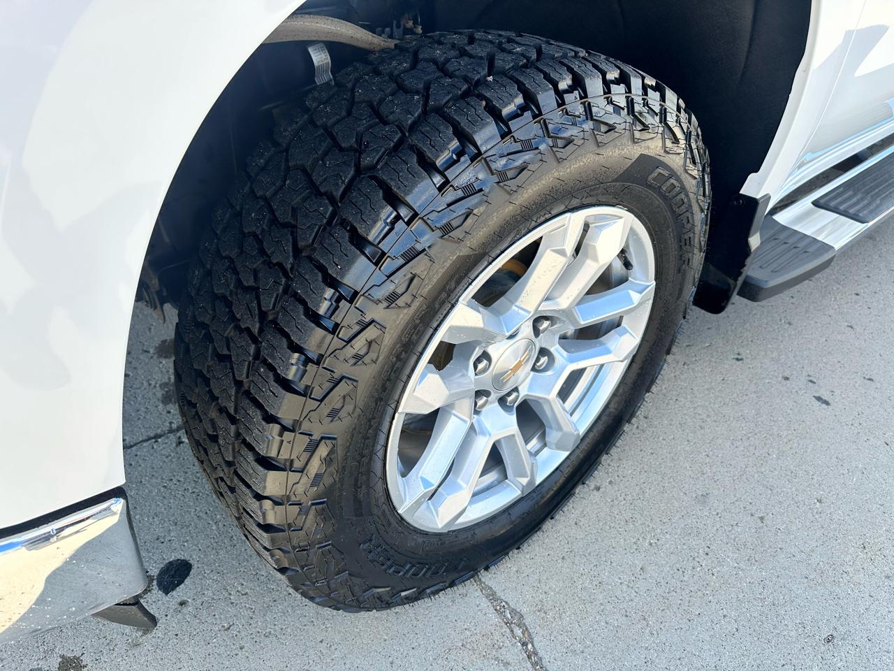 Chevrolet Silverado 1500 LT Crew Cab 4WD 2025