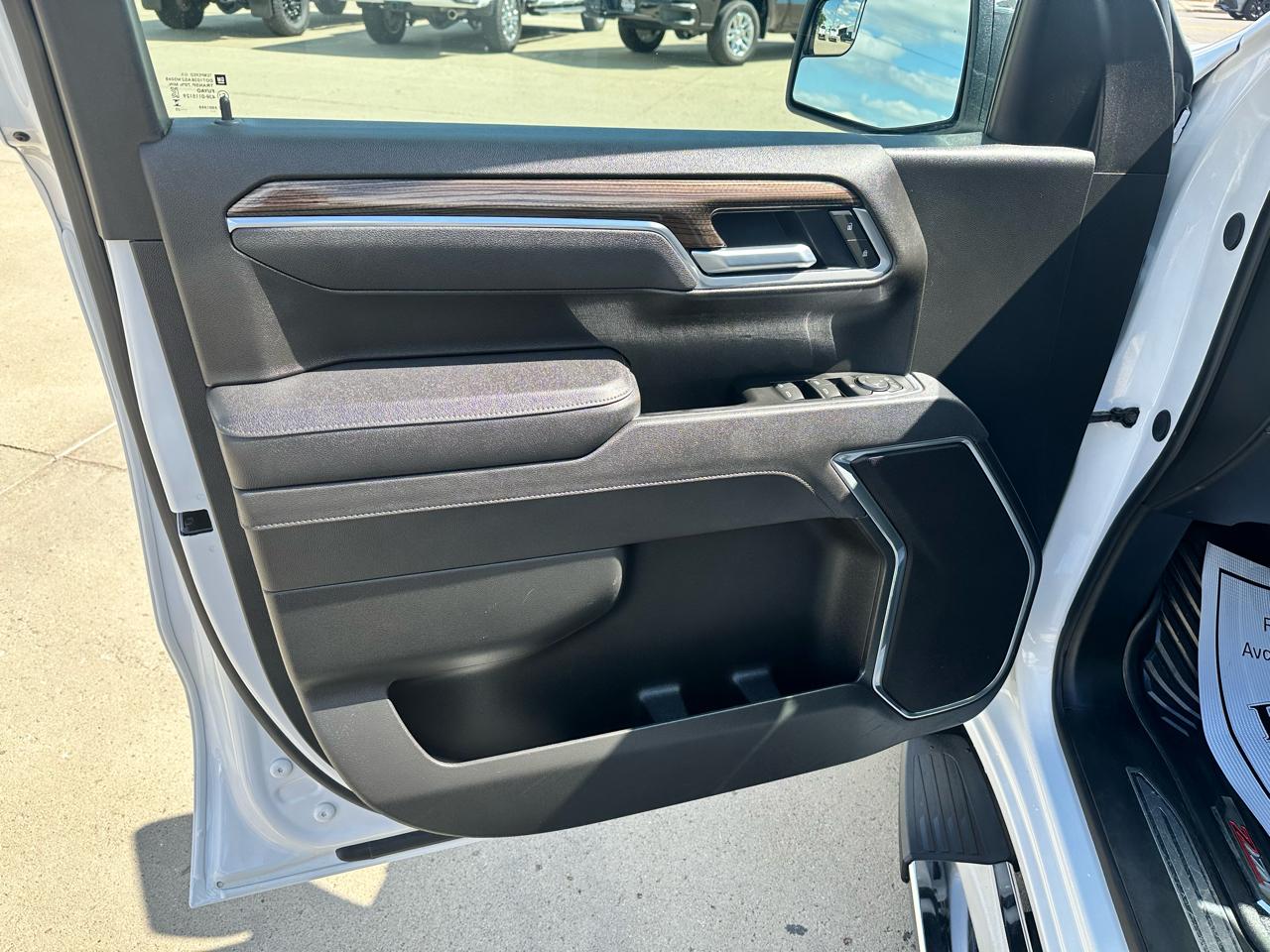 Chevrolet Silverado 1500 LT Crew Cab 4WD 2025