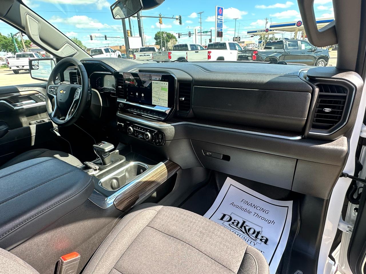 Chevrolet Silverado 1500 LT Crew Cab 4WD 2025
