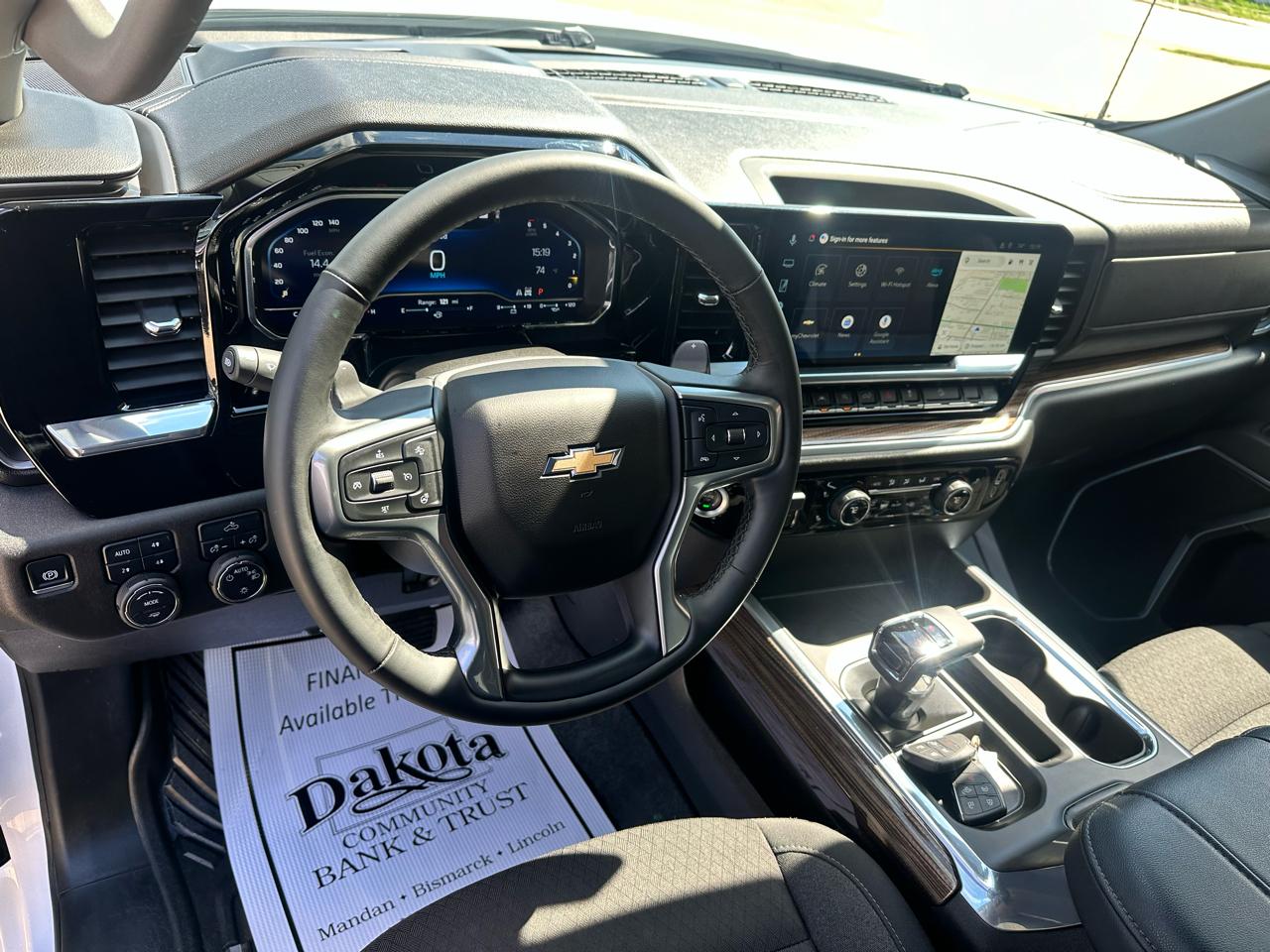 Chevrolet Silverado 1500 LT Crew Cab 4WD 2025
