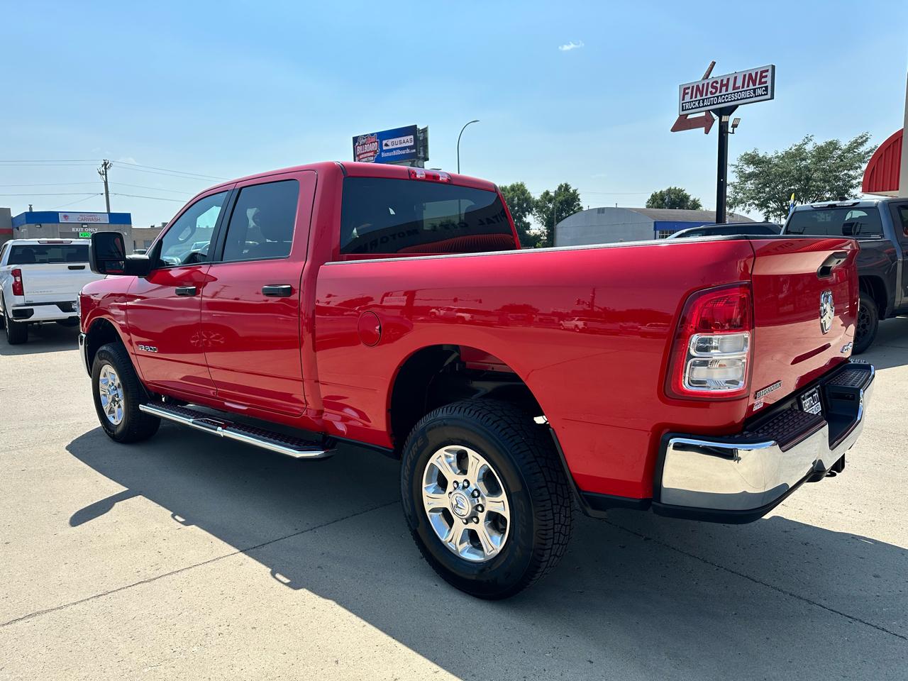 RAM 2500 Big Horn Crew Cab 4WD SWB 2024