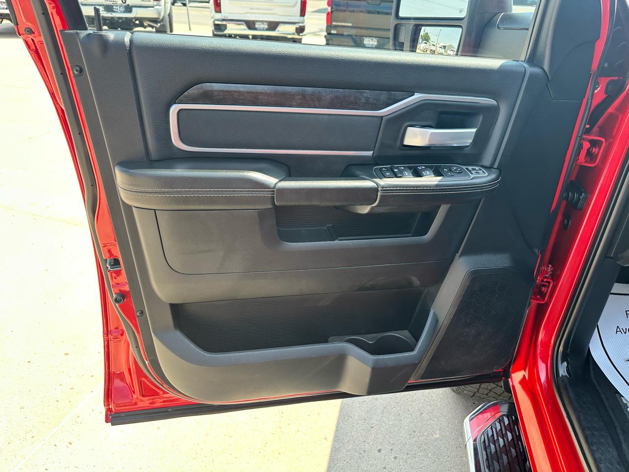 RAM 2500 Big Horn Crew Cab 4WD SWB 2024