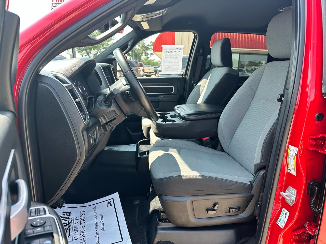RAM 2500 Big Horn Crew Cab 4WD SWB 2024