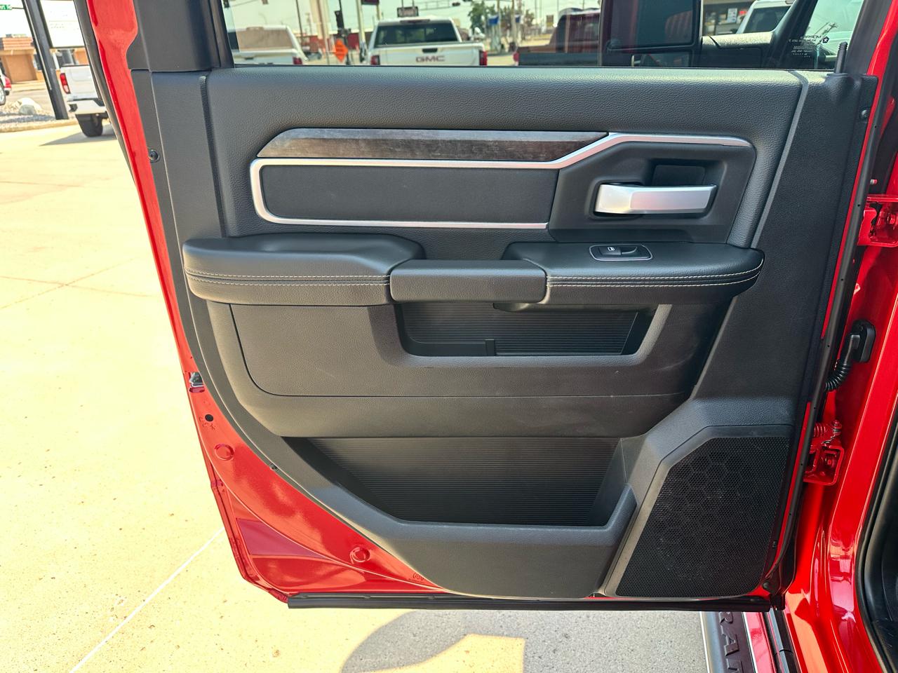 RAM 2500 Big Horn Crew Cab 4WD SWB 2024