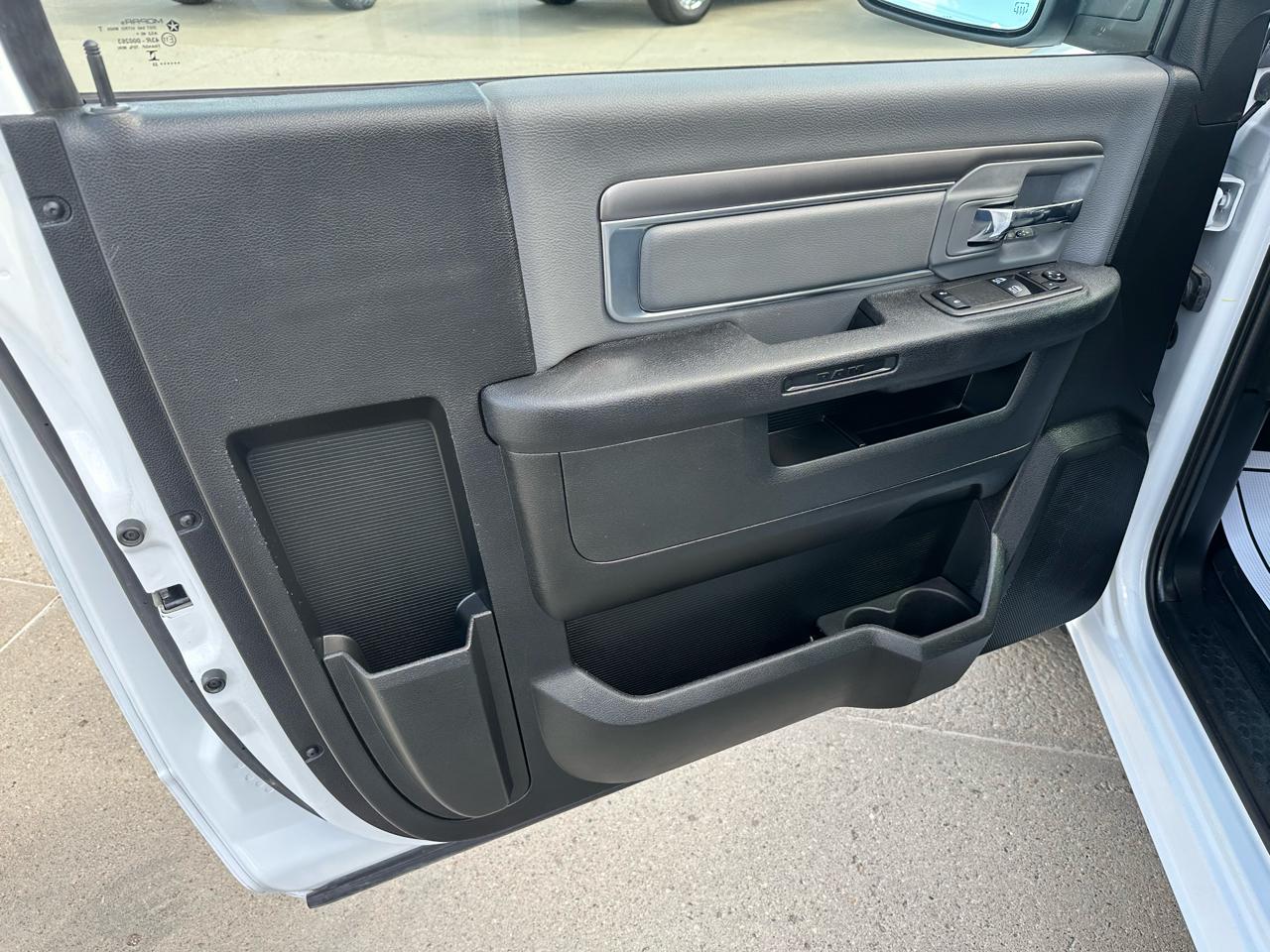 RAM 1500 Classic Tradesman Regular Cab LWB 4WD 2023