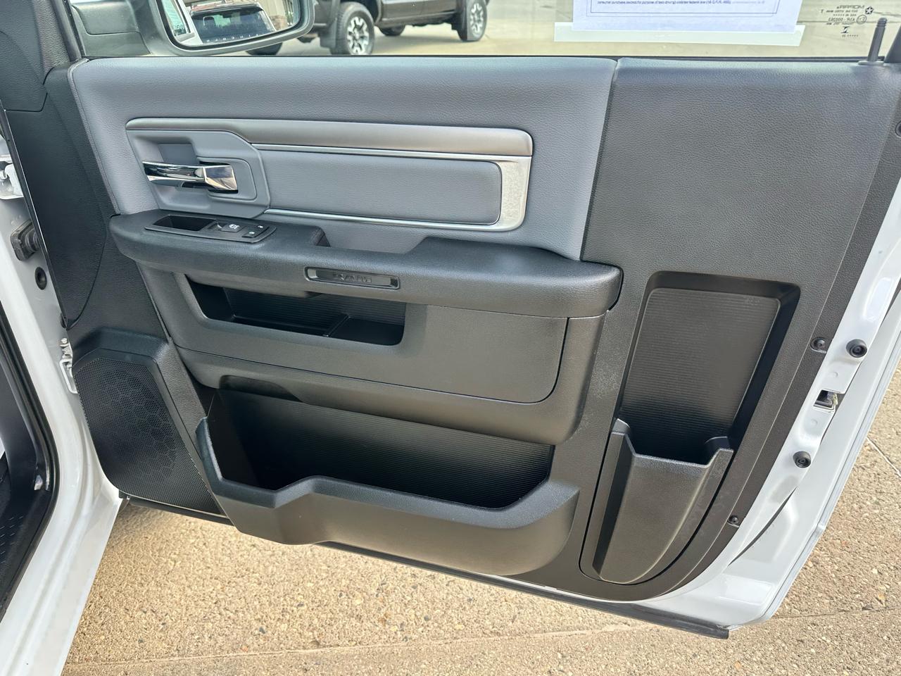 RAM 1500 Classic Tradesman Regular Cab LWB 4WD 2023