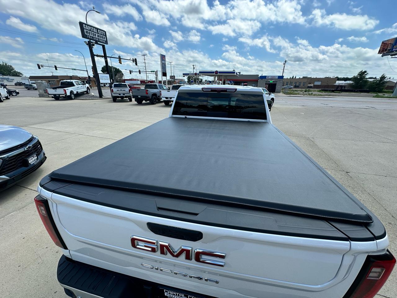 GMC Sierra 3500HD SLT Crew Cab 4WD 2025
