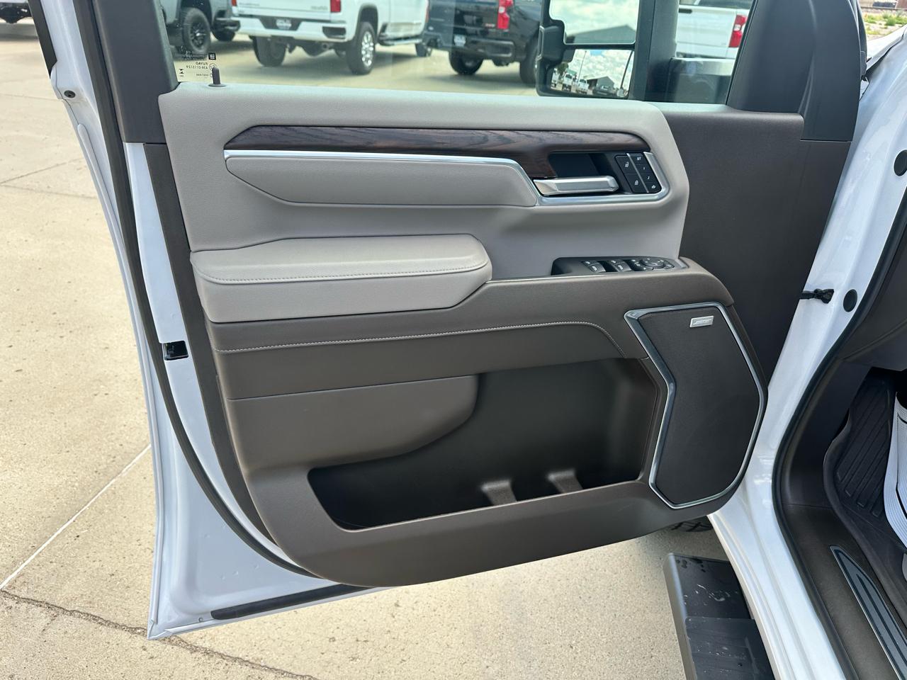 GMC Sierra 3500HD SLT Crew Cab 4WD 2025