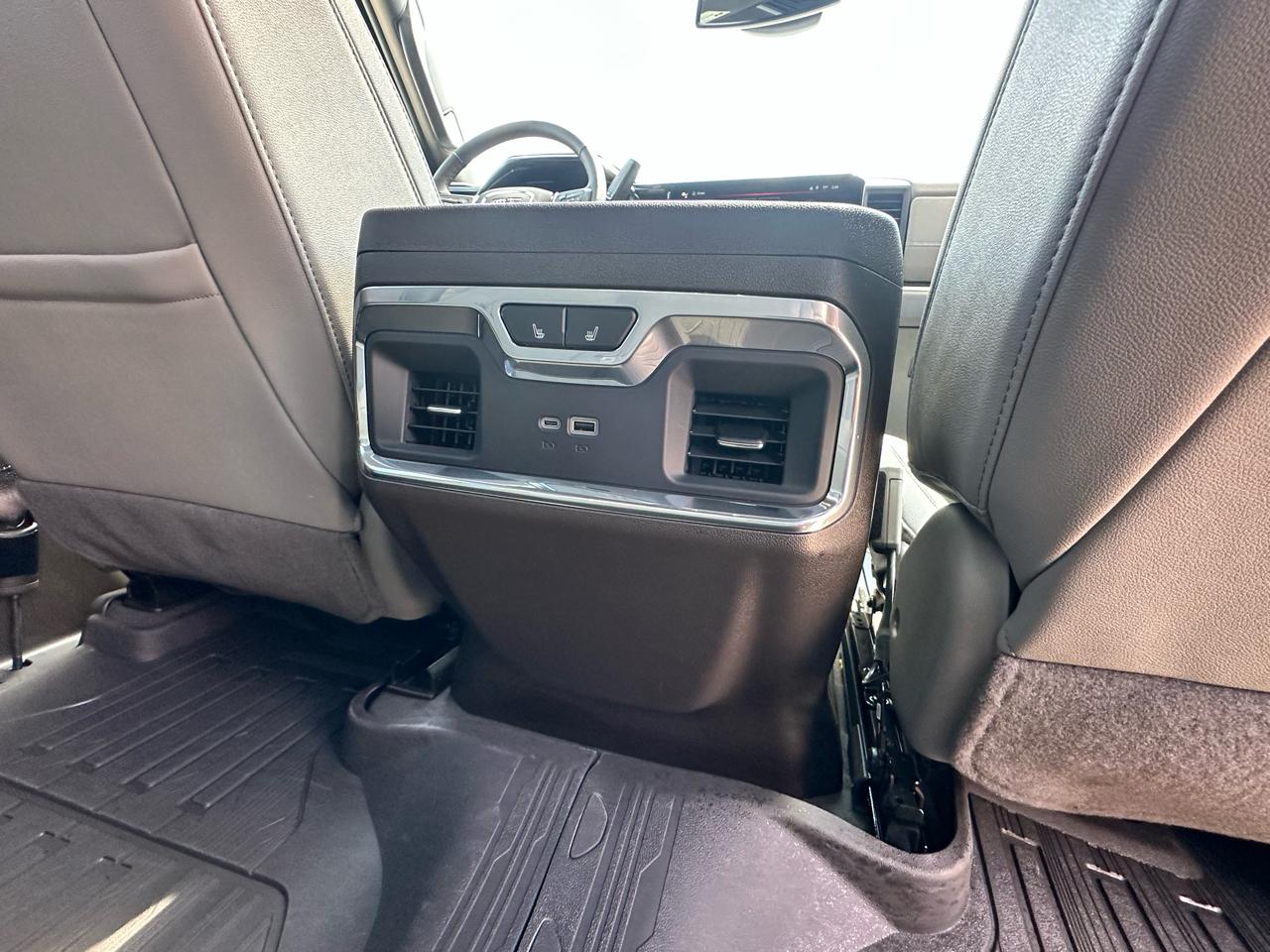 GMC Sierra 3500HD SLT Crew Cab 4WD 2025