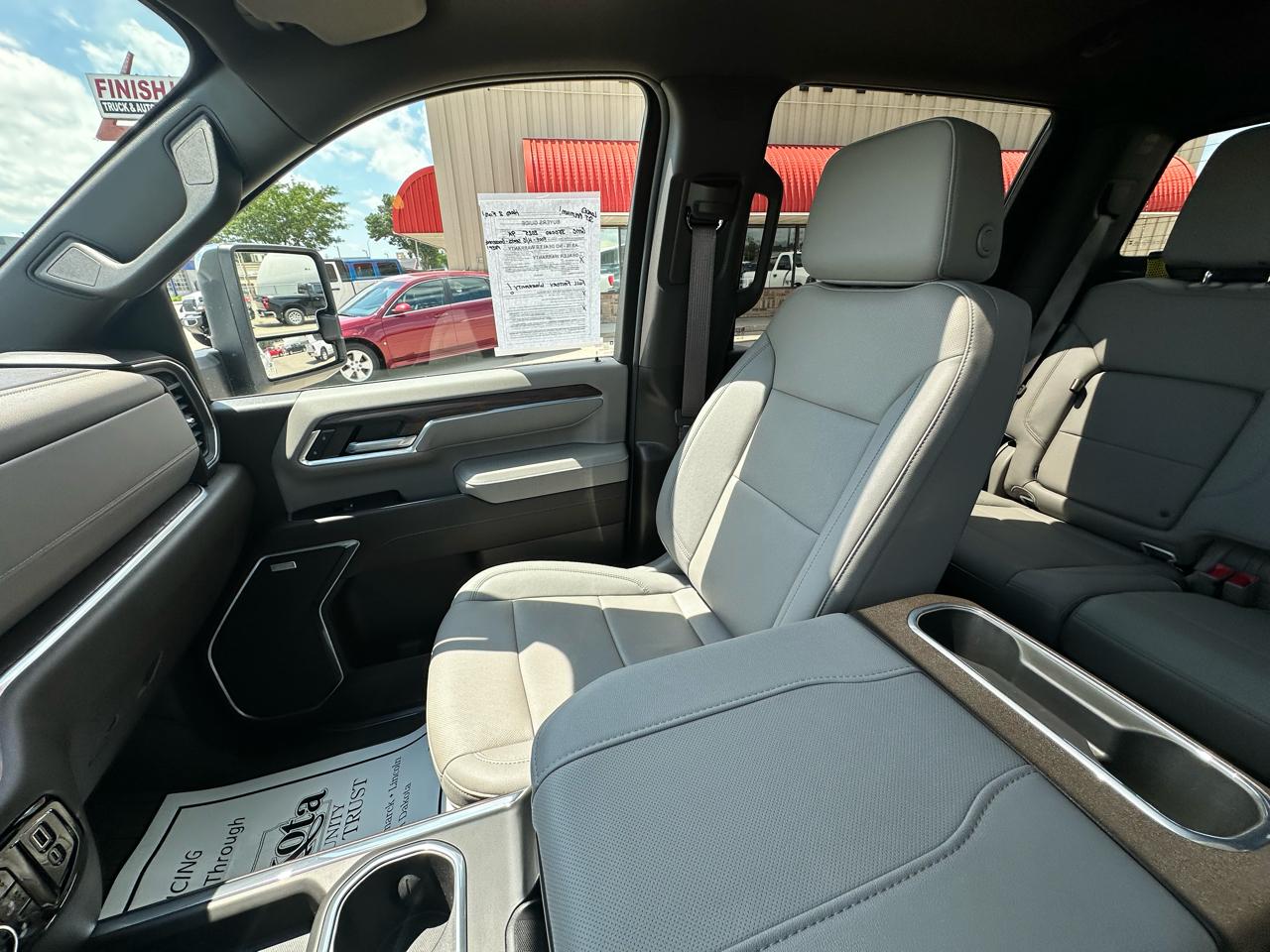 GMC Sierra 3500HD SLT Crew Cab 4WD 2025