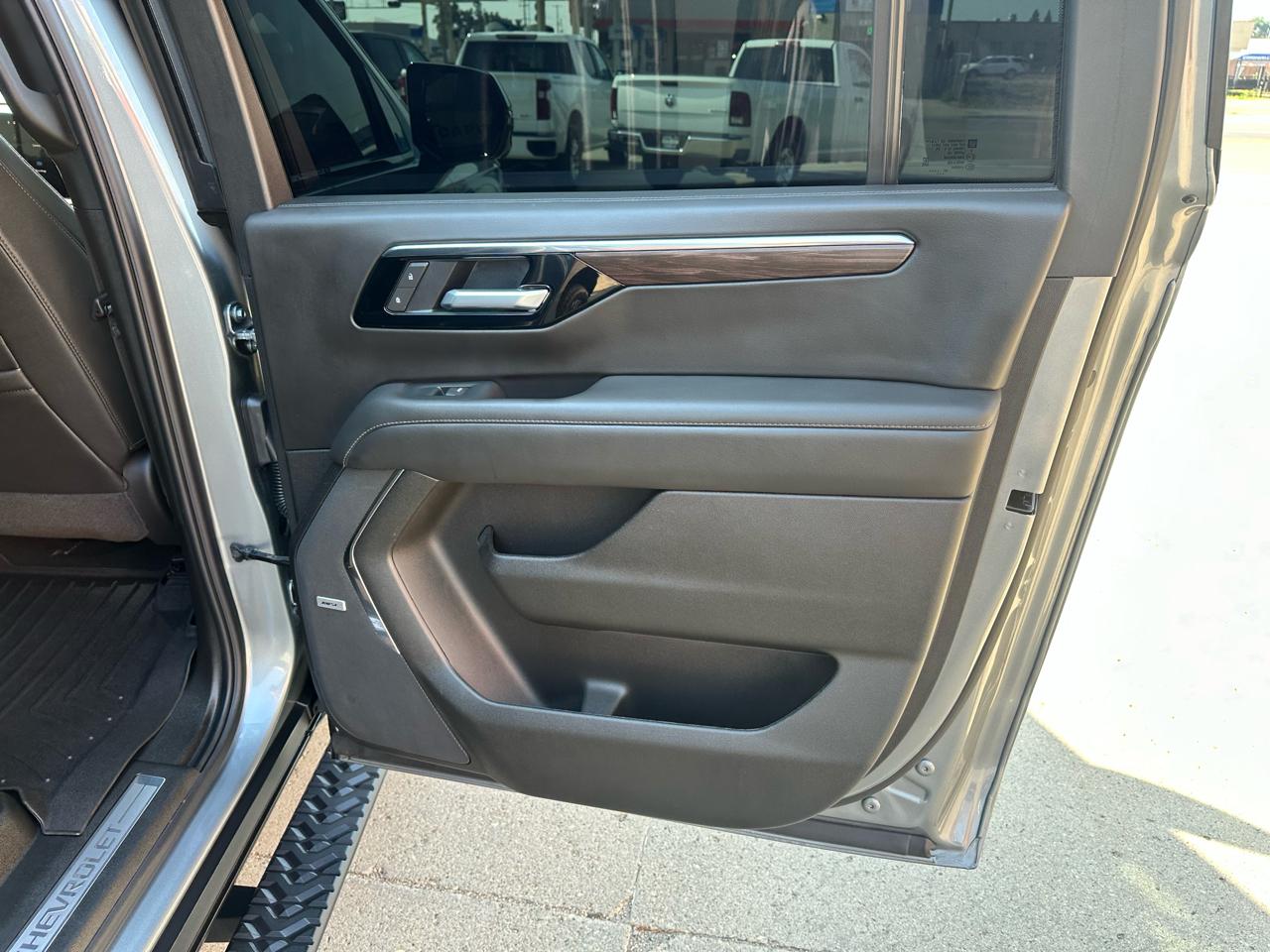Chevrolet Suburban Z71 2026